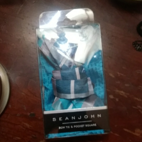 📢SOLD! -Sean John bow tie and pocket square set - Picture 3 of 3